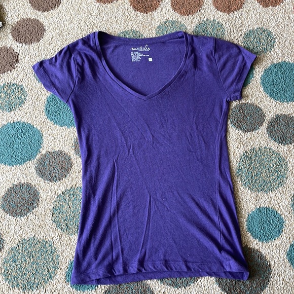 Purple v-neck t-shirt, size small. - Picture 1 of 1